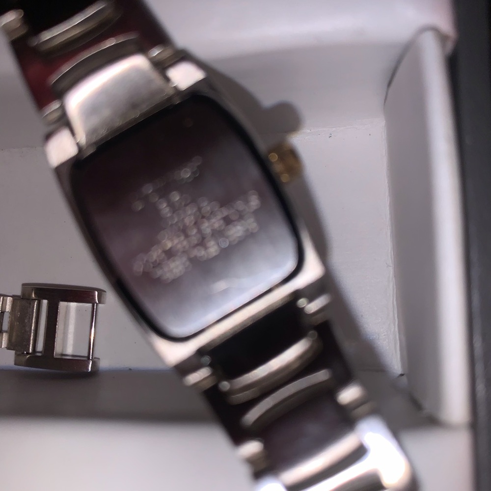 LADIES WATCH - Picture 4 of 6